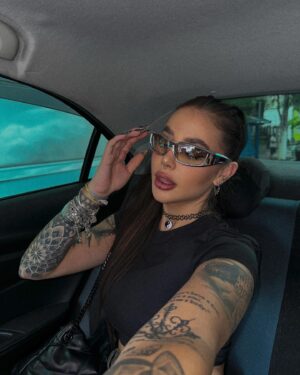 Victoria Macan Instagram - thursday vibes