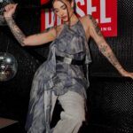 Victoria Macan Instagram - NIGHT ALL BY DIESEL @diesel_brasil ⛽️✨ Grata demais pelo convite @diesel_brasil! É um sonho fazer parte desse SQUAD pesadíssimo 🤍 @fael @mayaracardoso @vittorfernando @pripena @mari_prospero @sergiosilveira.ss @mucampestrini ✨