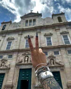 Victoria Macan Instagram - Dumpzinho sendo feliz em Salvador 🤍 que maaaaagia que a Bahia tem viu? 🪄✨