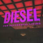 Victoria Macan Instagram - NIGHT ALL BY DIESEL @diesel_brasil ⛽️✨ Grata demais pelo convite @diesel_brasil! É um sonho fazer parte desse SQUAD pesadíssimo 🤍 @fael @mayaracardoso @vittorfernando @pripena @mari_prospero @sergiosilveira.ss @mucampestrini ✨