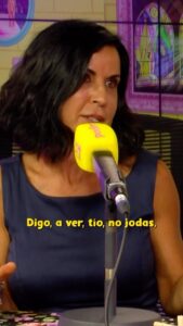 Victoria Martín Instagram - Esta semana en Estirando el chicle hablamos con Beatriz de Vicente, abogada penalista, criminóloga y Quentin Tarantino, sobre por qué nos gusta tanto el true crime, por qué los asesinos en serie tienen club de fans, cómo se defiende a un culpable en un juicio, es una fantasía de programa y de invitada, si se nos permite decir 🕵️‍♀️ Lo tenéis YA DISPONIBLE en @podimo_es, recordad que estos son episodios exclusivos que estamos haciendo en esta plataforma con un montón de mujeres muchísimo más listas que nosotras. Bsss