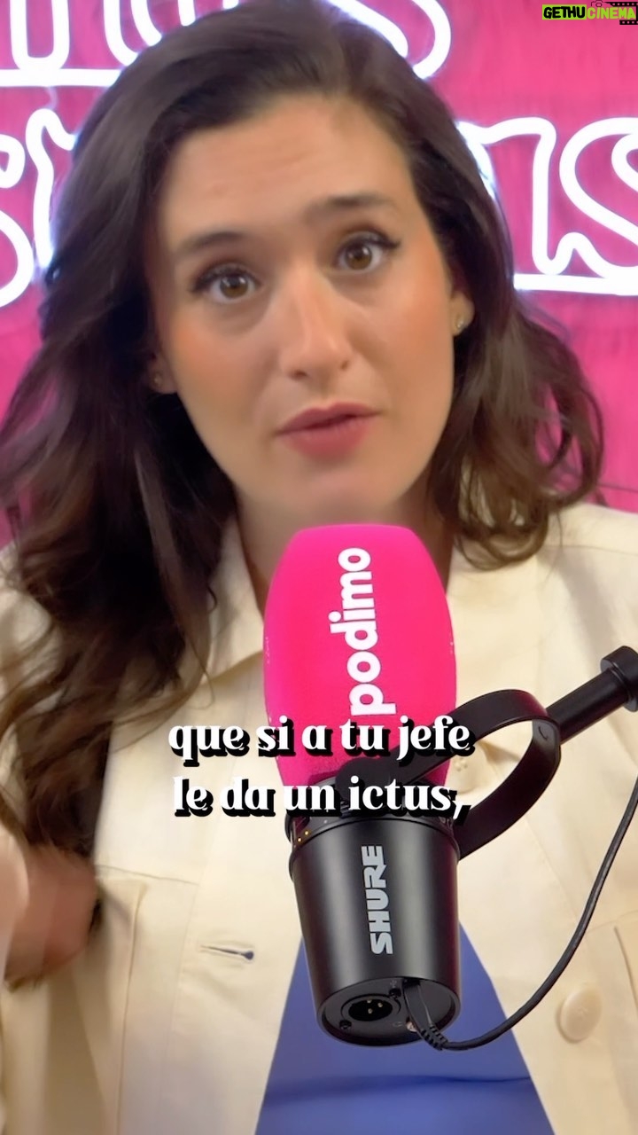 Victoria Martín Instagram - El lujo para los ricos es tener un avión privado para poder defecar sin interrupciones, para la gente normal es tener un contrato indefinido y fantasear con que a tu jefe le da un pequeño ictus. Ninguna de las marcas mencionadas me ha pagado por faltar. Tenéis el cap de hoy en @podimo_es