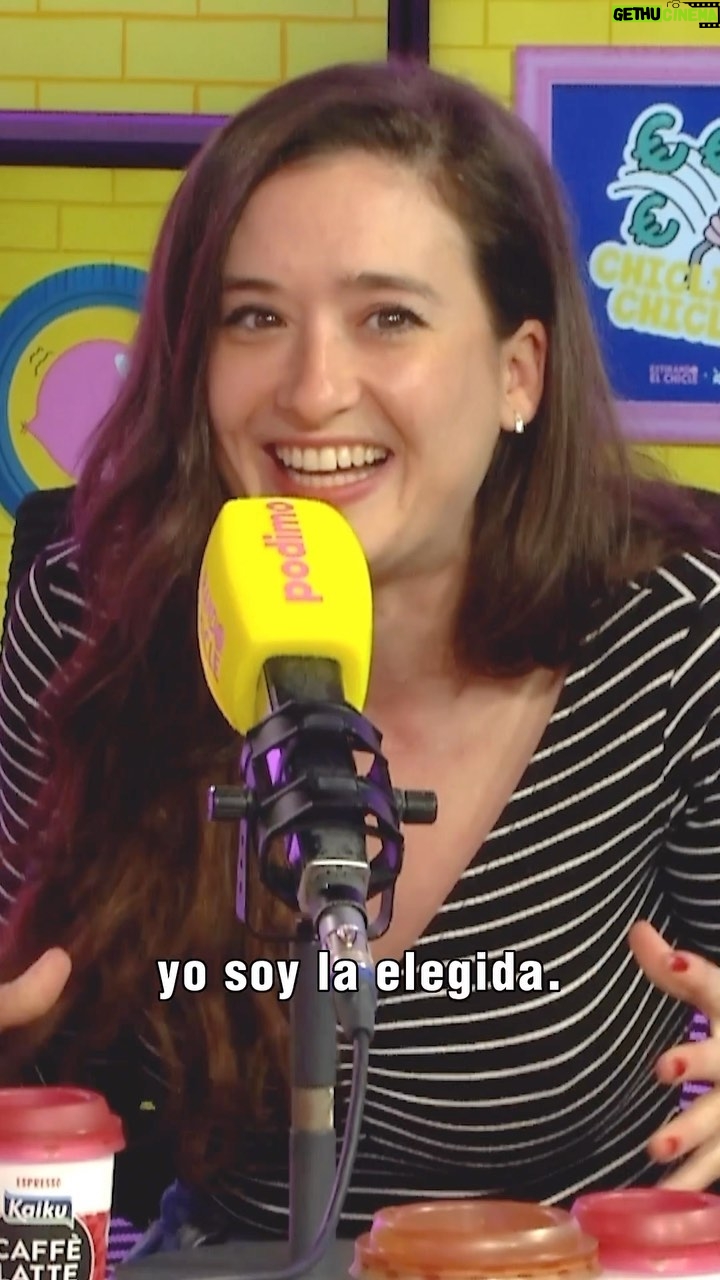 Victoria Martín Instagram - Esta semana hablamos de la vida en los pueblos con @inmakum y una cosa que fascina bastante que son los rumores y las historias que circulan, como esto que le pasa a la abuela de @livingpostureo al sugestionarse por otro bulo 😂 ¿Tenéis anécdotas parecidas? Contadnos 🥰