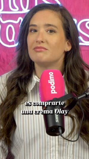Victoria Martín Instagram - A las mujeres nos encanta el rosa, la belleza y gastarnos pasta a mansalva para ser mujeresksjssjsjsj completas.  Y además nos reímos así: jijiji. Anda e irse a tomar por el cul 0. Lo tenéis en @podimo_es