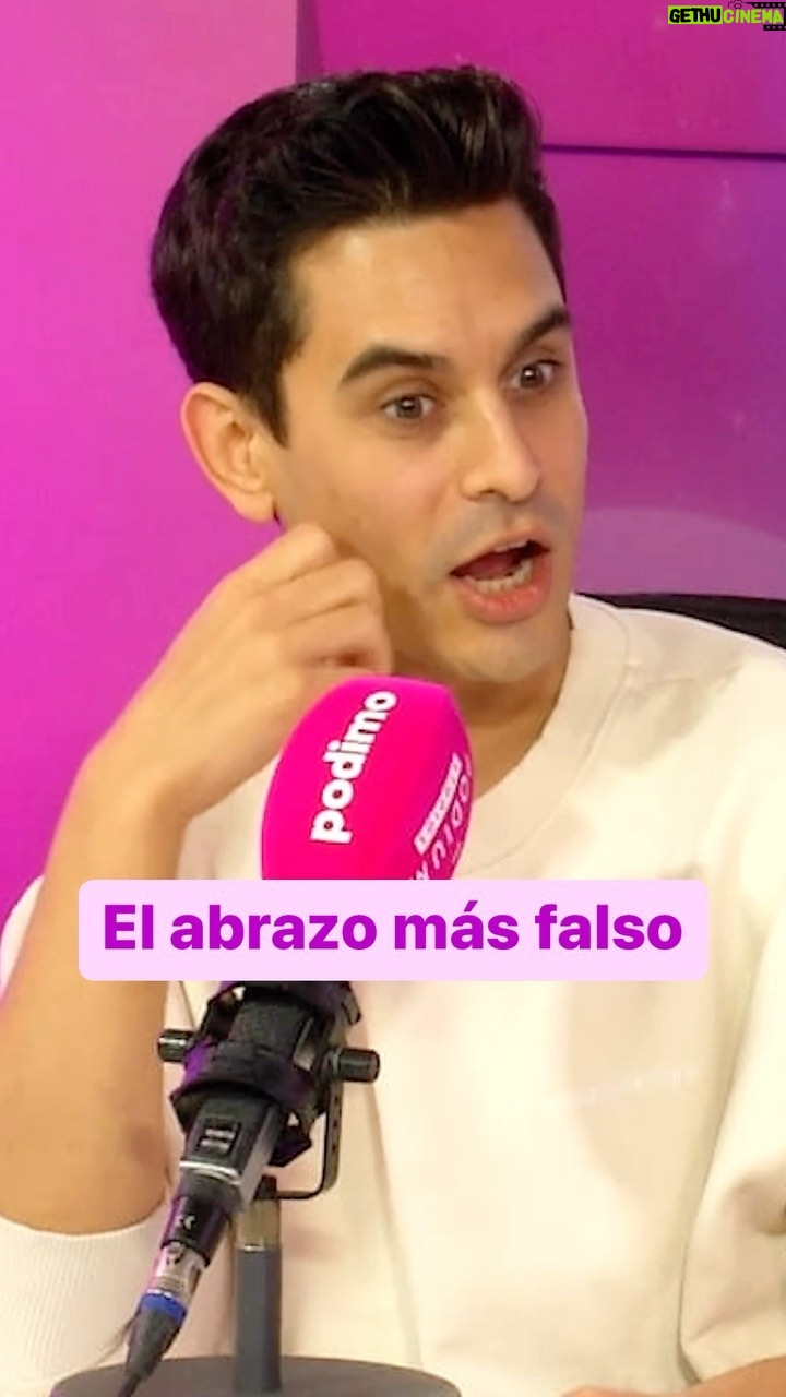 Victoria Martín Instagram - Este jueves, programa con @davidsuarezcompartesusmierdas . Y después del programa, unfollow otra vez.