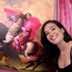 Victoria Martín Instagram – 1. Me atreví a pedir que me hicieran un cuadro al óleo de mi misma a caballo (by @pacopfr ) Mi sueño de megalómana. 
2. Mi hermana y yo vestidas como dos malotas en Lanzarote. Preciosamente lamentable. 
3. Yo montando el buggy al que fui coaccionada por Nacho Pardo. 
4. Uno de los primeros vídeos que subí de Chica Fitness. 
5. Haciéndo un sketch para el Wizink en el que nos quemaban por brujas. 
6. Con una @sanmiguel_es fresquita. #PorLosQueSeAtreven #colabo