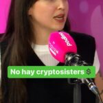 Victoria Martín Instagram - En el próximo episodio de Malas Personas en @podimo_es hablo con @sindytakanashi de la culpa: la herramienta más útil para tenernos controladas. SUDEMOS DE LA CULPA, MEEMOS CONTRA EL VIENTO, COMAMOS CON LAS MANOS. Bueno, o haced lo que queráis pero sin culpa.