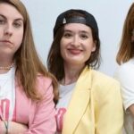 Victoria Martín Instagram - Registro este carrusel para que no se me olvide NADA y cuando sea vieja poder contarle a los jubilados y jubiladas, borracha como un piojo, lo que hemos vivido @percebesygrelos y yo con el live de @estirandoelchicle. JODER ES QUE ESTÁ SIENDO LA HOSTIA y ahora que sabemos que quedan pocos bolos lo vivimos aún más. Ha merecido la pena todo. 💜
