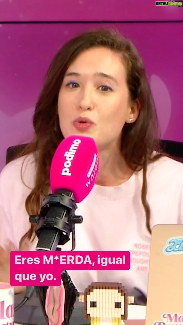 Victoria Martín Instagram - Todos somos 💩