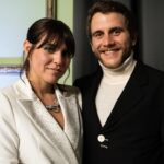 Victoria Maurette Instagram – Finalmente se estrenó La Sociedad De La Nieve, película que relata lo sucedido en la famosa tragedia de los Andes. Emocionada es poco, me siento parte de esta película aunque no aparezca en pantalla. Estuve  acompañando a mi amor incondicional @ondabuena desde el principio. Desde filmarlo en sus primeros castings para la película, viajar en familia a pasar las fiestas en barcelona, trasladarnos despues a Sierra Nevada con frío, que nos agarre covid, sufrir la distancia eterna, ir juntos a los festivales…hasta hoy que ya está disponible en cines. 
Esta maravillosa obra de arte nos trajo muchxs amigxs nuevos, nos ha cambiado la vida la verdad. Fue un desafío y por momentos parecía que esta historia iba a arrasar con todo pero por suerte sobrevivimos, supimos sobrellevar los momentos malos y convertirlos en luz. 
Te amo @ondabuena sos admirable en todo lo que haces, como te aman tus compañeros y todas las personas con las que compartiste algún momento. Es increíble ver todo el amor que te tienen y me siento afortunada de tenerte a mi lado. Que me aceptes en todas mis formas, gracias…más por favor🙌🏽
Felicitaciones a todo el elenco y al equipo detrás de cámara. Estas obras se hacen en equipo y no saben el ENORME equipo que hubo detrás de esta película. No se la pierdan en cines porque es una joya total, y tener la oportunidad de verla en pantalla grande con sonido bueno es una experiencia única…lo digo en serio. 

Vamo arriba 🙌🏽
