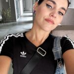 Victoria Maurette Instagram - Cuando la vida se acelera mantente cerca de tus raíces ❤️