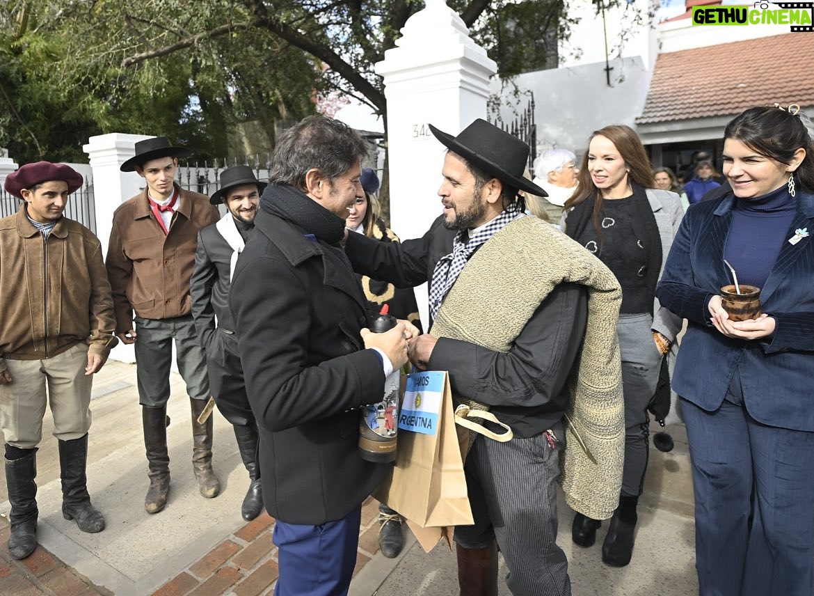 Victoria Onetto Instagram - ¡El Museo Municipal Florencio Molina Campos de la ciudad de Moreno volvió a brillar y a abrir sus puertas luego de 18 años!🎨✨ Vivimos una mañana muy emocionante junto a nuestro Gobernador @kicillofok , la Intendenta @marielfernandezmoreno, @fsaintout y @crisalvarezrod en la reapertura del Museo. A través del trabajo articulado y colectivo entre el Municipio, la gestión provincial y la intervención de la Fundación Molina Campos, logramos recuperar 133 obras y más de 1000 objetos personales del artista bonaerense para que sean exhibidos en este hermoso espacio. Trabajamos fuertemente para continuar preservando nuestro patrimonio cultural y, así, fortalecer nuestra identidad bonaerense ❤️ #ProvinciaDeTodxs #OrgulloBonaerense #CulturaBonaerense @provinciaba @buenosairescultura @juanmartinmena @waltercorreaok