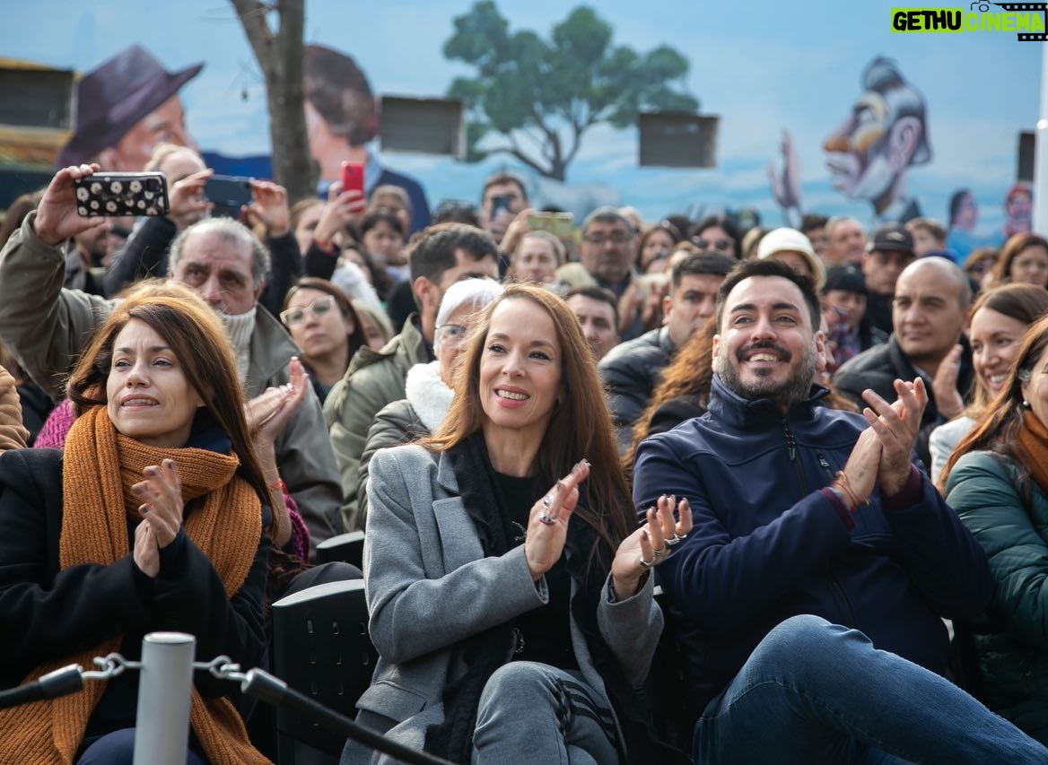 Victoria Onetto Instagram - ¡El Museo Municipal Florencio Molina Campos de la ciudad de Moreno volvió a brillar y a abrir sus puertas luego de 18 años!🎨✨ Vivimos una mañana muy emocionante junto a nuestro Gobernador @kicillofok , la Intendenta @marielfernandezmoreno, @fsaintout y @crisalvarezrod en la reapertura del Museo. A través del trabajo articulado y colectivo entre el Municipio, la gestión provincial y la intervención de la Fundación Molina Campos, logramos recuperar 133 obras y más de 1000 objetos personales del artista bonaerense para que sean exhibidos en este hermoso espacio. Trabajamos fuertemente para continuar preservando nuestro patrimonio cultural y, así, fortalecer nuestra identidad bonaerense ❤️ #ProvinciaDeTodxs #OrgulloBonaerense #CulturaBonaerense @provinciaba @buenosairescultura @juanmartinmena @waltercorreaok