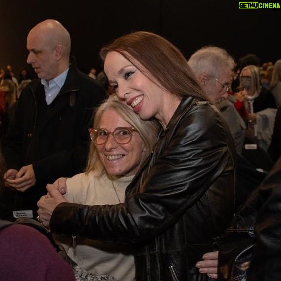 Victoria Onetto Instagram - 📚 Hoy en la Feria Internacional del Libro disfrutamos la potente charla a cargo de nuestro gobernador Axel Kicillof sobre la defensa de la educación superior pública, inclusiva y de calidad. 🗣️ Las inspiradoras palabras del gobernador, de Florencia Saintout y de los rectores Alfredo Lazzaretti, Flavia Terigi y María Beatriz Gentile nos recordaron la importancia de fortalecer nuestras universidades como semilleros de conocimiento y pensamiento transformador. Desde @buenosairescultura reafirmamos nuestro compromiso con este modelo universitario que construye futuro y oportunidades para todos y todas. @kicillofok @fsaintout @provinciaba @crisalvarezrod @bianco.carli @gabriel_katopodis @andreslarroqueok