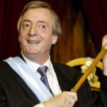 Victoria Onetto Instagram - Se cumplen 21 años de aquella histórica asunción de Néstor: De aquel día a partir del cual se transformaría para siempre la realidad social y política de nuestro país ❤️ Néstor dió todo por su pueblo y trabajó incansablemente en la defensa de los derechos humanos y la inclusión social. Mantener vivo su legado y su compromiso con la construcción de un país más inclusivo y equitativo, resulta imprescindible para continuar soñando con la Patria que tanto queremos y deseamos: libre, justa y soberana.