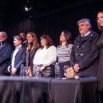 Victoria Onetto Instagram - Reivindicamos el legado de Arturo Jauretche ✨ Acompañé a nuestro gobernador @kicillofok y a @crisalvarezrod en la inauguración del nuevo Espacio Arturo Jauretche de la Casa de la Provincia de Buenos Aires. Con mucha emoción reconocimos a una figura clave del pensamiento popular argentino, a 50 años de su fallecimiento. 💬 Como afirmó Axel; “la mejor manera de recordar y homenajear a Arturo Jauretche, más allá del análisis de su obra literaria y sus ideas, es con hechos, políticas públicas y gestión”. Jauretche fue un incansable luchador por la justicia social y la independencia económica de nuestra Patria. Sus ideas vanguardistas aún conservan plena vigencia. “Más que contribuir a un pensamiento, hay que construir un modo de pensar”, Arturo Jauretche. #OrgulloBonaerense #ConstruyendoFuturo @gabriel_katopodis @andreslarroqueok @marcecortiellas @rolomacera @juanpcusa @banco_provincia @jesil_rey @casapba @in_cagram