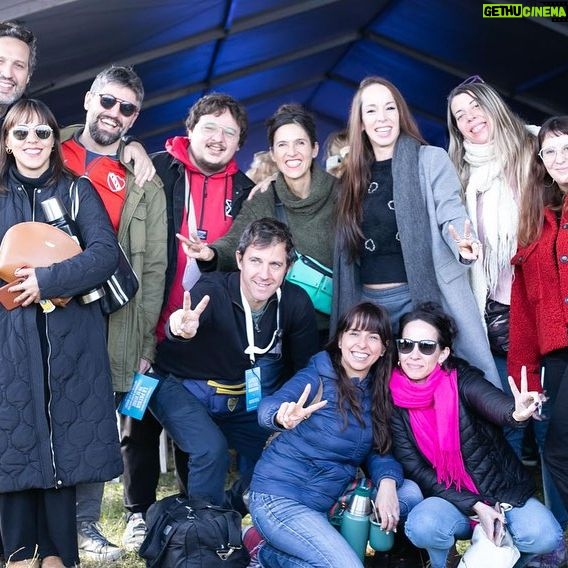Victoria Onetto Instagram - 🗣️ En la Mesa de Educación y Cultura del Plenario de la Militancia en Florencio Varela, junto a Alberto Sileoni, Lorena Riesgo, Pablo Urquiza, María Reigada y miles de compañeros y compañeras, reafirmamos la cultura como herramienta de transformación y empoderamiento popular. Unidos vamos a defender una cultura libre, federal y comunitaria. Con el liderazgo de @kicillofok, avanzamos hacia una cultura que dé voz a los sectores postergados y sea inspiración para una Patria más justa. 💪🏼 Seguimos organizados y movilizados para impulsar, junto a nuestro Gobernador, los cambios profundos que Argentina y la provincia de Buenos Aires necesitan. La cultura y la educación son claves en esta gesta por la soberanía y dignidad del pueblo, y vamos a seguir trabajando para lograrlo. #PlenarioDeLaMilitancia #LaPatriaNoSeVende #FrenemosLaLey @crisalvarezrod @omar.furlan @lacorriente.ba @veronicamagario @marioseccook @andreswatsonok @andreslarroqueok @provinciaba @jesil_rey @estelaediaz @bianco.carli @augustocostaok @buonogianni @albertosileoniok @loreriesgo @pablourquizaok @reigadam @guzzoviviana