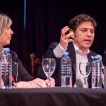 Victoria Onetto Instagram - Reivindicamos el legado de Arturo Jauretche ✨ Acompañé a nuestro gobernador @kicillofok y a @crisalvarezrod en la inauguración del nuevo Espacio Arturo Jauretche de la Casa de la Provincia de Buenos Aires. Con mucha emoción reconocimos a una figura clave del pensamiento popular argentino, a 50 años de su fallecimiento. 💬 Como afirmó Axel; “la mejor manera de recordar y homenajear a Arturo Jauretche, más allá del análisis de su obra literaria y sus ideas, es con hechos, políticas públicas y gestión”. Jauretche fue un incansable luchador por la justicia social y la independencia económica de nuestra Patria. Sus ideas vanguardistas aún conservan plena vigencia. “Más que contribuir a un pensamiento, hay que construir un modo de pensar”, Arturo Jauretche. #OrgulloBonaerense #ConstruyendoFuturo @gabriel_katopodis @andreslarroqueok @marcecortiellas @rolomacera @juanpcusa @banco_provincia @jesil_rey @casapba @in_cagram