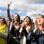 Victoria Onetto Instagram - Junto a @kicillofok y más de 35.000 compañeras y compañeros de toda la provincia de Buenos Aires, dejamos claro en el plenario de la militancia en Florencio Varela, que la Patria no se vende, ¡se defiende! 💬 Como dijo nuestro gobernador; “Venimos a manifestar el rechazo a los intereses que representa el gobierno de Milei, a su intolerancia y agresión. No vamos a permitir que pasen por encima de los derechos de la provincia de Buenos Aires. Vinimos a decirle NO a la LEY BASES, al DNU y al Pacto de Mayo. El único pacto que tiene la provincia de Buenos Aires es con su pueblo.” Juntos vamos a seguir trabajando por una Patria soberana y vamos a construir una alternativa para el futuro de la Provincia y del país. 🇦🇷 #PlenarioDeLaMilitancia #LaPatriaNoSeVende #FrenemosLaLey @crisalvarezrod @omar.furlan @lacorriente.ba @veronicamagario @marioseccook @andreswatsonok @andreslarroqueok @provinciaba @jesil_rey @estelaediaz @bianco.carli @augustocostaok @buonogianni @albertosileoniok @loreriesgo @pablourquizaok @reigadam @guzzoviviana