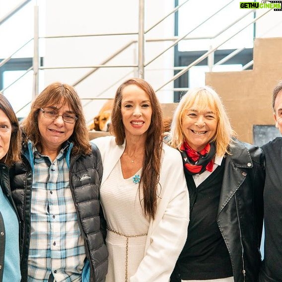 Victoria Onetto Instagram - 👏🏽 Vivimos una jornada muy emocionante junto a nuestro gobernador @kicillofok, la ministra de Gobierno @crisalvarezrod y la diputada provincial @guzzoviviana en la inauguración de la Casa de la Provincia en Los Toldos, partido de General Viamonte. 📍 Esta sede acercará el Estado bonaerense a los vecinos y vecinas de la región, facilitando el acceso a diversos trámites y servicios en un ámbito cercano y de proximidad. Un paso más para consolidar una gestión territorial presente en todos los rincones de nuestra extensa provincia. 💪🏽 @fsaintout @buenosairescultura @provinciaba @aracelibellota @rolomacera @maneperon @loreriesgo @casapba