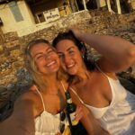 Victoria Spence Instagram - One of my favourite things about my 20s has been deep diving into so many different places, cultures & people and slowly curating my character and mindset from my favourite lessons from each. 🫶🏻 The last of the Uluwatu memories before I promise to stfu about Bali 🙂‍↕️🌴 #memories #bali
