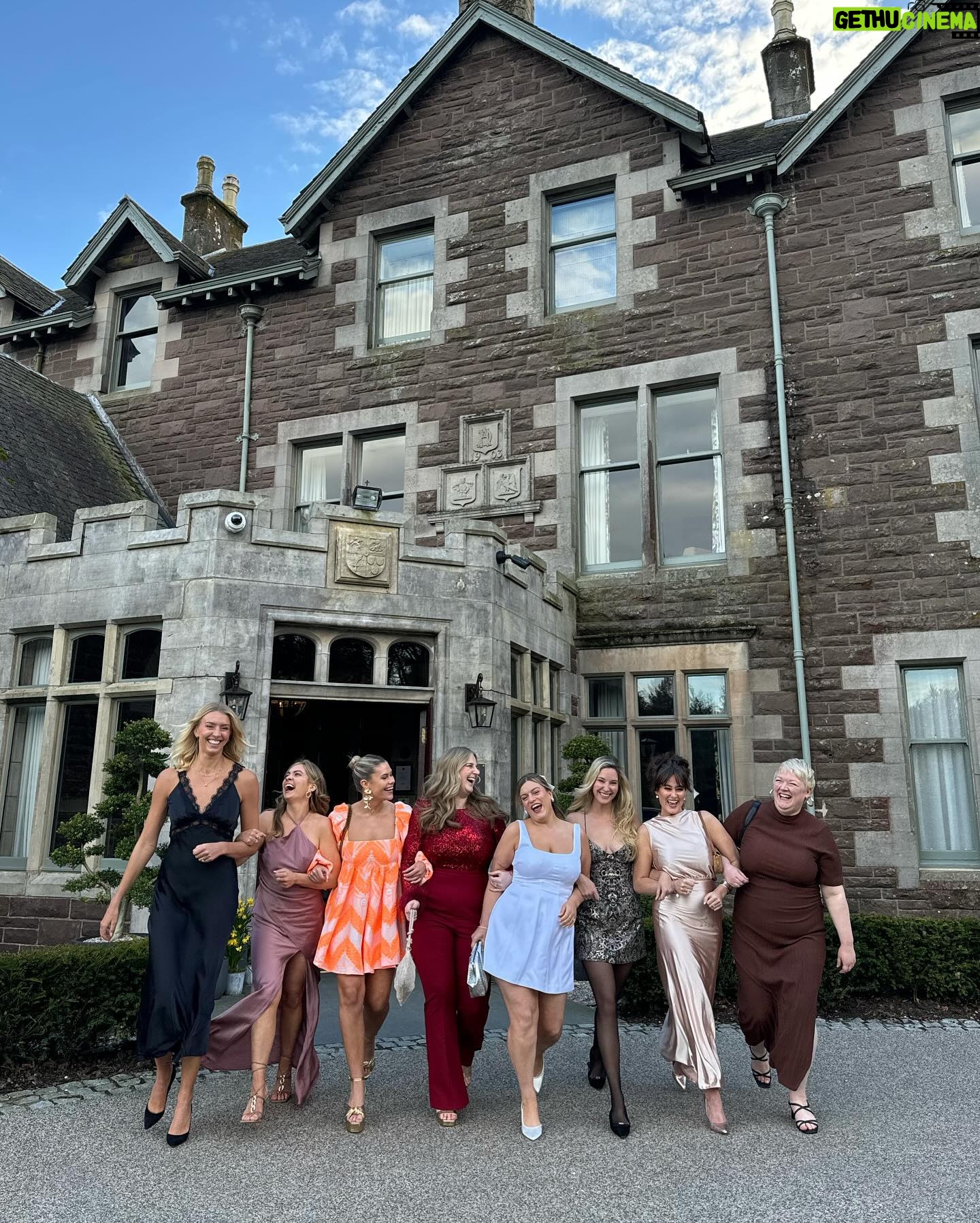 Victoria Spence Instagram - This weekend we got to celebrate @tallyrye and spoil her with all her favourite things before the big day next month- I can’t believe my (unofficial) big sister is getting married🥹😍 It was a gorgeous, boujee weekend for our gorgeous bride to be 🫶🏻 Swipe to see my best ‘sexy crawl’ 😂and swipe some more to hear the voice of an absolute angel 😇😍 #henparty#bachorlette#friends