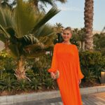 Victoria Spence Instagram - A Dubai photo buffet📸🤩 The past few days in Dubai with @huawei haven’t felt like real life!! I met some interesting people, had beautiful conversations, tested some incredible products and lived a wild life of luxury I’ve never experienced before😅 it’s been a pinch me trip that I am so bloody grateful to have been invited on!! I also want to say thank you to you lot for hyping me up and giving me some pep talks when I was knee deep with Imposter syndrome- you're real ones 🤞🏻#dubai #outfitinspo #happiness