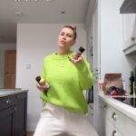 Victoria Spence Instagram - There's no place I'd rather be🫶🏻 I used to feel like a weirdo because of how much I loved being at home, on my own & just doing things on my own in general. I genuinely love my own company so much 🥲 & it's only as I've got older that I've realised it's quite a beautiful thing to be happy spending time with yourself. Don't get me wrong, community is important & I enjoy spending time with my girls (& mike ofc), but yeah, I'm grateful for me time, and treating my house like my stage 🤩#introvert #selflove