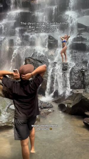 Victoria Spence Instagram - Mikes dumped until he can offer me this level of commitment for my holiday photos 😭🤣

Absolute LOLs!! If you’re after and authentic waterfall experience I probably wouldn’t recommend this waterfall because it’s definitely all about people getting photos and videos , but if you want to see a stunning waterfall, have a laugh with and get some unreal photos by the guys there and feel like everyone’s supporting you while it’s your turn, add it to your Bali bucket list- and get there EARLY!🌴📸

#bali #waterfalls #funny