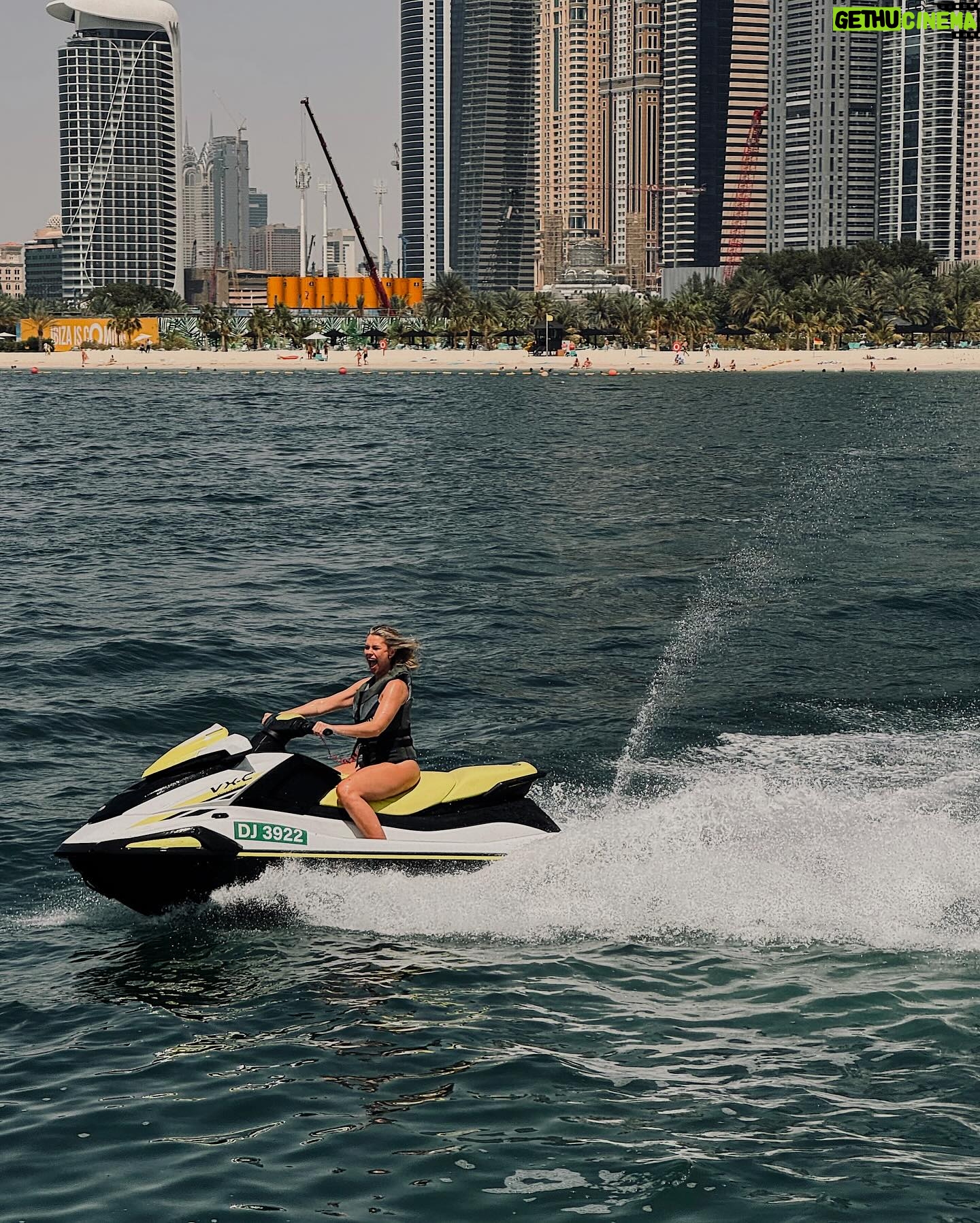 Victoria Spence Instagram - A Dubai photo buffet📸🤩 The past few days in Dubai with @huawei haven’t felt like real life!! I met some interesting people, had beautiful conversations, tested some incredible products and lived a wild life of luxury I’ve never experienced before😅 it’s been a pinch me trip that I am so bloody grateful to have been invited on!! I also want to say thank you to you lot for hyping me up and giving me some pep talks when I was knee deep with Imposter syndrome- you're real ones 🤞🏻#dubai #outfitinspo #happiness