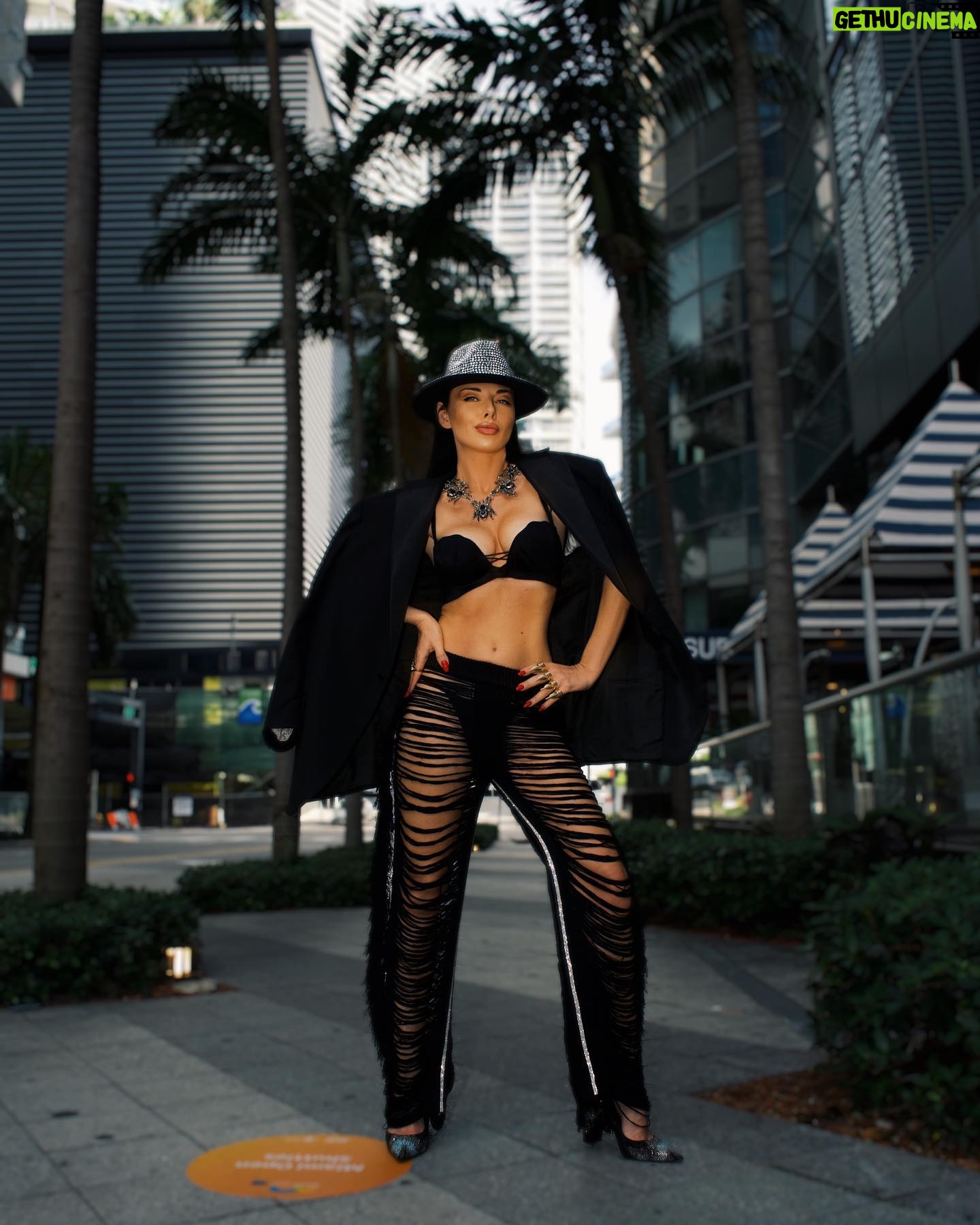 Victoria Unikel Instagram - Miami is the best♥️🫶🏼♥️ Soon this picture will be in one very cool magazine 😉🙃 For those who have lots of pics and amazing story and want to be published - go to VUGA @vugaenterprises and your dreams will come true 🥰 Photo by Daniela Alaviie @_alaviie_