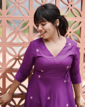 Vidhya Vijayakumar Instagram - Aloha 🪬🧿

Pc @shukku_puliparambil ✨

#katchisera #katchisera💃❤️ #saiabhyankkar #tamil #tamilcinema #tamilactress #actor #tamilsong #tamilcastingcall #tamilmovie #insta #instagood #chennai #chennaiponnu #tamilactress #tamilbgm #trending #tamiltrending