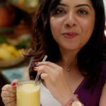 Vidhya Vijayakumar Instagram - Dreaming of some delicious mango delights, lassis, and puddings? 😋😋Extreme mango cravings are incoming at #LuLuUAE’s #MangoMania. Make your mango dreams come true! 🥭🤩🛒🥭#HappyAtLuLu