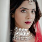 Vidhya Vijayakumar Instagram - Manat 🌙 👗 @la_sirene.designs 📸 @divine_.weddings 💄 @mrs_hidden_beauty 💍 @kaya_online_ #lehenga #sabyasachi #sabyasachibride #neetalulla #manishmalhotra #modeling #actor #instagood #instagram