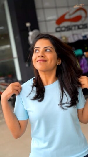 Vidhya Vijayakumar Instagram - Unbelievable Apparel Deals! Get your fashion game on with T-shirts starting from just ₹199. Upgrade your style with Lentus for ₹599, Skechers for ₹749, and grab Adidas apparel at a flat 60% off! Don’t miss out! 💃🕺 #FashionFinds #UnbeatableDeals #adidas #adidasoriginals #sketchers #fitnessmodel #gymapparel #sport #sportswear #actor