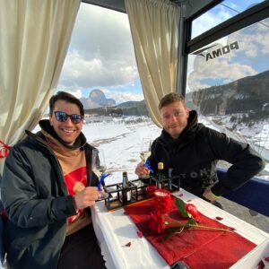 Viktor Savić Instagram - Sutra je 8.mart 🌹