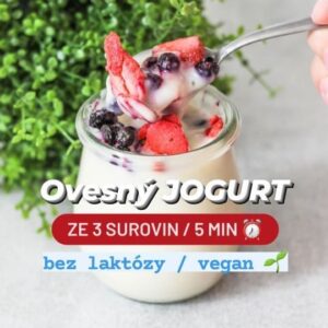 Viktorie Hrazdílková Instagram - Zkoušel jsi někdy rostlinný jogurt? 🌱❤️

OVESNÝ JOGURT 😋👩‍🍳👨‍🍳

🍓 1 odměrka ovesných vloček
🍓 2 odměrky vody
🍓 vanilkové flavdrops

Postup: Do mixéru dej odměrku ovesných vloček a stejné 2 odměrky vody. Směs oslaď dle chuti, já použila bezkalorické vanilkové flavdrops kapičky. Celou směs rozmixuj dohladka a poté přeceď přes síto s gázou. Zbyde ti hutná část, která se skvěle hodí jako základ do ovesné kaše 👉 nic nevyhazujeme ❤️. Tekutou část povař do požadované "jogurtové" konzistence a poté nechej vychladit & vychutnávej 😋🍓👨‍🍳👩‍🍳.

Recept vznikl ve spolupráci se značkou @myproteincz kde seženeš ovesné vločky i bezkalorické flavdrops kapičky a do zítřejší půlnoci můžeš na celý nákup využít slevový kód: VIKI na -40% ❤️.

Baví tě mé recepty?👩‍🍳 Podpoř mou tvorbu ❤, sdílením a milým komentem 🥰.

Chceš mít mé rychlé recepty přehledně a pohromadě 👉 objednej si mou kuchařku jen za 149 Kč (už jen do konce června) na webu 𝗳𝗶𝘁𝘃𝗶𝗸𝗶.𝗰𝘇 👩‍🍳📖😋

Nutriční hodnoty 1 skleničky jogurtu:
B: 5,3g
S: 27,2g
T: 2,7g
154 kcal

#ovesnyjogurt #viralfood #zdravejidlo #rychlyrecept #snidane #snack #dessert #vegan #zdravydezert #oatyoghurt #dnesjim #dnesjem #dezert #tiktofood #sladke #zdravyzivotnistyl #healthyfood #jidlo #recept #jogurt #foodlover #foodie #rychlerecepty #zdraverecepty #foodblogger #inspirace #motivace #czechfitnessgirl #fitnesscz #domacijogurt