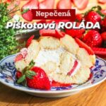 Viktorie Hrazdílková Instagram - Tak co, kdo vyzkouší už tento víkend? 🍓😋 NEPEČENÁ PIŠKOTOVÁ ROLÁDA 👩‍🍳🧑‍🍳 🍓 30ks cukrářských piškotů 🍓 300g čerstvých jahod 🍓 cca 150ml mléka 🍓 1 smetana ke šlehání 🍓 1 polotučný tvaroh 🍓 1 PL cukru 🍓 vanilka 🍓 citronová kůra Postup: Jahody nakrájej na plátky a následně vyskládej na pečící papír. Cukrářské piškoty lehce omáčej v mléce a vyskládej na jahody (viz video). Smetanu ke šlehání vyšlehej do tuhé šlehačky. Tvaroh smíchej s vanilkou a citronovou kůrou a následně přidej i vyšlehanou šlehačku. Vzniklý krém dej do cukrářského sáčku a krém navrstvi na piškoty. Pomocí pečícího papíru roládu zabal a nechej přes noc v lednici. Následující den roládu nakrájej a vychutnávej 😋🍓. Recept vznikl ve spolupráci se značkou @pennymarketcz kde levně nakoupíš veškeré suroviny potřebné k přípravě této dobroty 🛒❤️. Baví tě mé recepty?👩‍🍳 Podpoř mou tvorbu ❤, sdílením a milým komentem 🥰. Chceš mít mé rychlé recepty přehledně a pohromadě 👉 podpoř mou tvorbu a objednej si mou NOVOU kuchařku jen za 169 Kč na webu 𝗳𝗶𝘁𝘃𝗶𝗸𝗶.𝗰𝘇 👩‍🍳📖😋 Nutriční hodnoty 1ks (1/10): B: 5,8g S: 22,5g T: 10,4g 207 kcal #rolada #piskotovarolada #jahodovarolada #jahody #nepecenydezert #piskotovydort #svacina #snack #foodhack #dnesjim #dnesjem #foodporn #jidlo #dezert #zdravevareni #zdravejidlo #zdravyrecept #rychlyrecept #rychlejidlo #dnesjimfit #vareni #jedlo #recept #foodlover #foodblogger #inspirace #motivace #czechfitnessgirl #hubnuti #fitnesscz