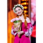 Viktoriia Bulitko Instagram - «Дизель»-глядачі, цей пост, який ви читаєте, є вашим ЗАПРОШЕННЯМ! Так, я особисто запрошую усіх вас на День народження «Дизель Шоу»! Уявляєте, нам виповнюється вже 9 років! Юхууу! Звісно, ми готуємо для вас круту програму, святкові номери, багато сюрпризів та запрошених гостей 19, 20 та 21 квітня в київському МЦКМ (Жовтневий палац)! Обов’язково приходьте, адже наш День Народження це завжди особливо, тепло та незабутньо! Ми працюємо та маємо змогу відзначити свій ДН лише завдяки найхоробрішим воїнам ЗСУ! Традиційно частину коштів передаємо до БО «Дизель Фонд» на потреби наших захисників і захисниць! ... #вікторіябулітко #дизельшоу
