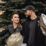 Viktoriia Bulitko Instagram - Знаючи, що @kirill_kapa_off не любить сюрпризів, я все одно наважилася організувати йому несподіваний імпровізаційний День Народження 🥳 (це була мЄсть за мій😅) Сподіваюсь, він мене не обманює, коли каже, що йому все сподобалось 🙈 дякую друзям @oleksiy_sopilko @oleksandra_holivets за допомогу Фотографії неймовірні 👉 Дякую @photo.voda 🔥