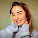 Viktoriia Bulitko Instagram - НАЙГАРНІШІ ВІЇ ТА БРОВИ ДЛЯ ВІКТОРІЇ БУЛІТКО ❤️ Продовжуємо дарувати красу яскравим зірковим дівчатам! Для Вікторії було виконано одразу дві процедури: ✨ ламінування вій на складниках FLEXI LINE; ✨ фарбування брів гелевим барвником Eyebrow Gel Tint! Місію виконано — виразність погляду підкреслено ✅ А головне — зіркова гостя задоволена результатом! Вікторіє, ваша щаслива посмішка — наша найкраща винагорода! @bulitka ♥️