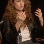 Viktoriya Isakova Instagram - Обожаю смотреть , когда рассказывают о фильме. Думаю, вам тоже понравится, когда мы рассказываем о своем )) ❤️❤️❤️ #столеттомувперед #кино #вкино #александрандрющенко @artpictures.ru @centralpartnership @vodorod_production
