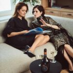 Viktoriya Isakova Instagram - О чем мечтаю? О легкости… Болтать, смотреть классное кино, пить игристое, чтобы внутри все заиграло, да и снаружи тоже. Какие достижения в этом году ? Почти закончен ремонт в квартире. Это испытание, которое я прошла с честью, никого не съела))) Юля @yuliasnigir одна из первых пришла в гости. Подарила себя))) но обещала, что теперь, зная, что мне нужно, выберет и что то менее ценное, чем она сама )) Юля-❤️ А нам с ней всегда есть о чем смеяться, говорить серьезно и просто здорово провести время. @tete_wine @yuliasnigir