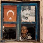 Vildan Atasever Instagram – Tebessümündeki hüzne burkulur yüreğim.