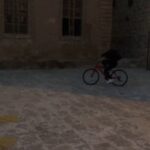 Vildan Atasever Instagram - Geçen hafta bu gün Mardin’de gün batımında , muhteşem tarihin içinde bisiklet turu harikaydı 👌🏼🎈 #ilikeridingbicycles at sunset .