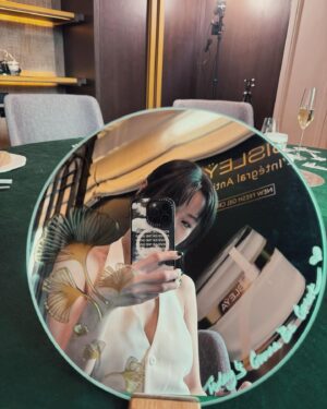 Vincy Chan Instagram - 送多幾張紮起頭髮嘅俾大家🤍
have a great Sunday everyone