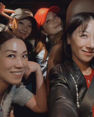 Vincy Chan Instagram - Your laughters always reminds me of angels 
Happy Birthday sweeties @janice_vidal @jillvidal 🎂❤️
May all birthday wishes come true and lots of love be with u guys !!!

#girlsnightout #birthday
#MandarinOrientalHongKong
#ImAFan