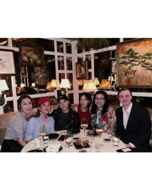 Vincy Chan Instagram - Your laughters always reminds me of angels 
Happy Birthday sweeties @janice_vidal @jillvidal 🎂❤️
May all birthday wishes come true and lots of love be with u guys !!!

#girlsnightout #birthday
#MandarinOrientalHongKong
#ImAFan