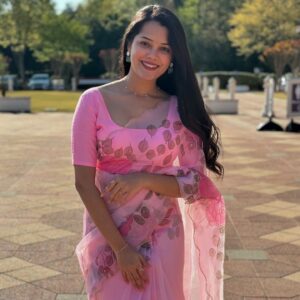 Vinitha Jaganathan Instagram - 🌸🌸🌸
Gorgeous saree @say_yes_india