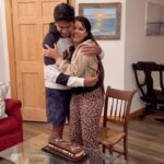 Vinitha Jaganathan Instagram – That was quite a surprise for my birthday back in October 💕 
We were on a trip to New Hampshire, Anandh & our friends planned this out of nowhere. 
Thanks a lot for making me feel special @anandh_aj @heart2hertz_official and team. 
.
Want to surprise your loved ones in similar way?

Now create your own custom song based on your story & memories 
with Insta page : @heart2hertz_official
.
.
.
#birthday #throwback #surprise #hook #birthdaygirl #song #birthdaysong #collab #custom #cake #music #love